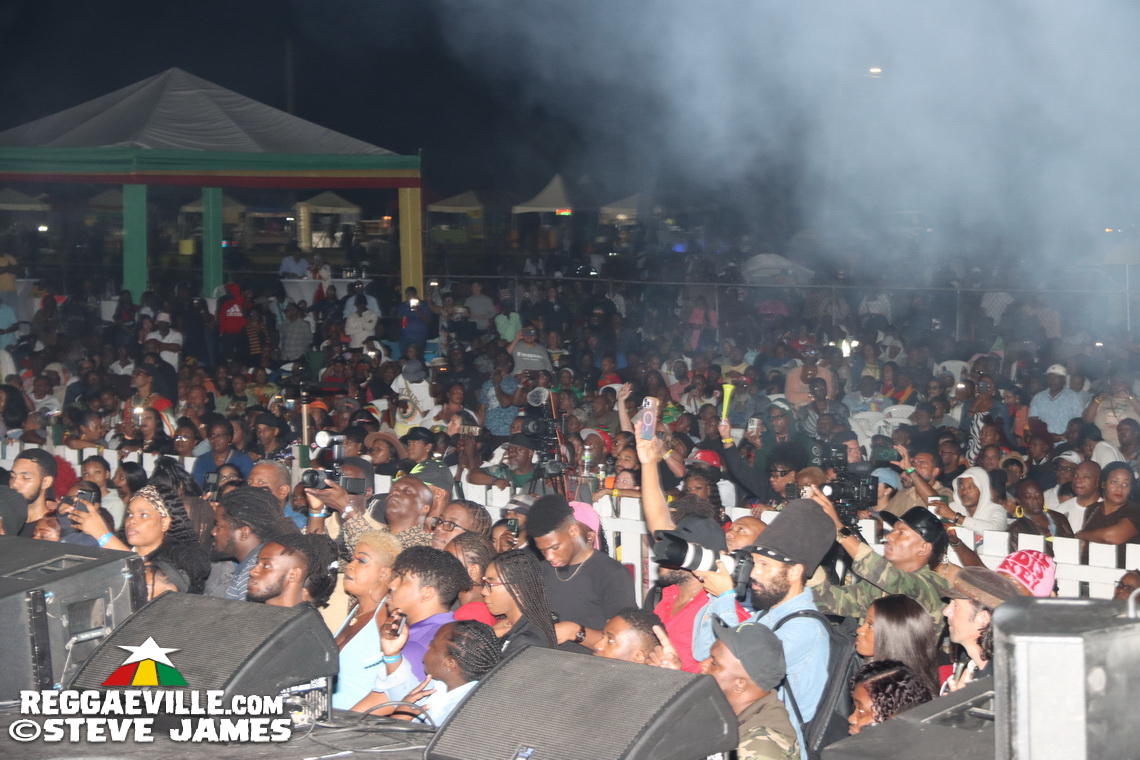 Queen Ifrica, Sean Paul