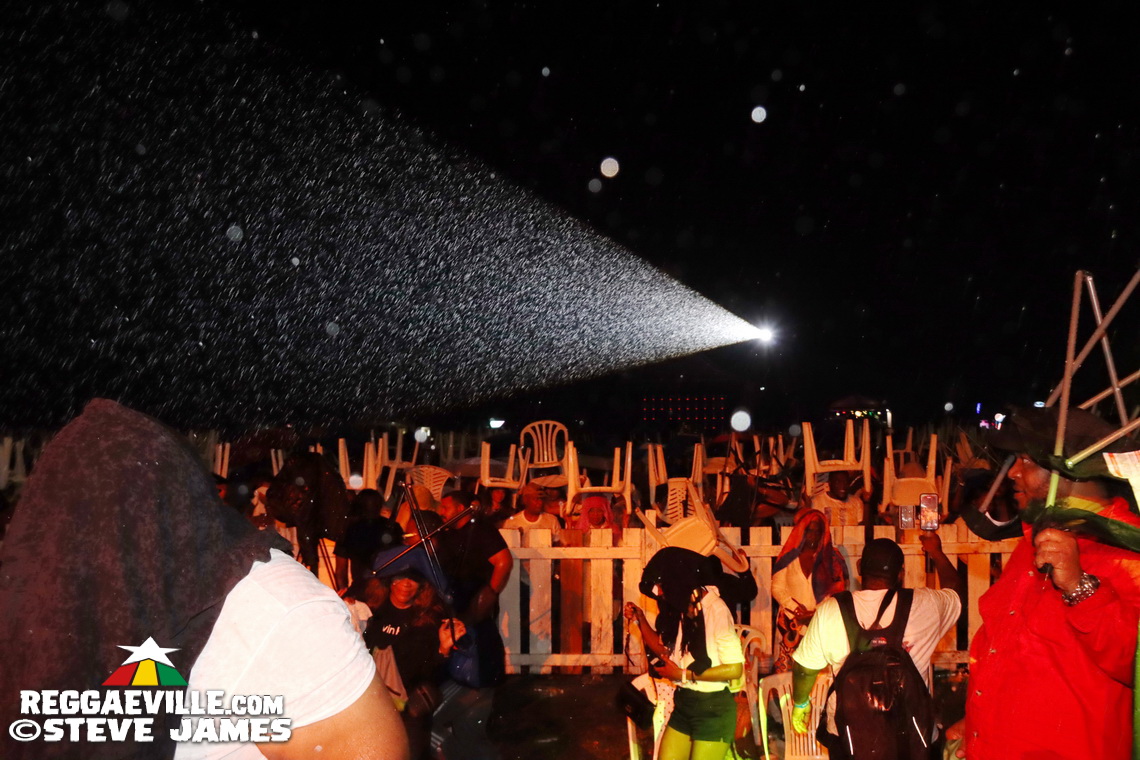 Queen Ifrica, Sean Paul