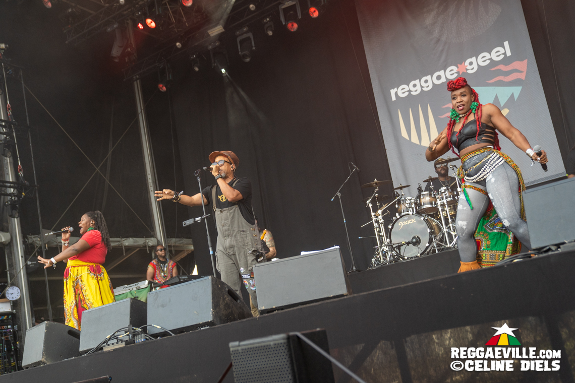 Dezarie, Arrested Development