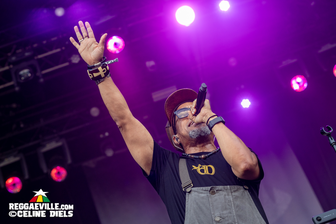 Dezarie, Arrested Development