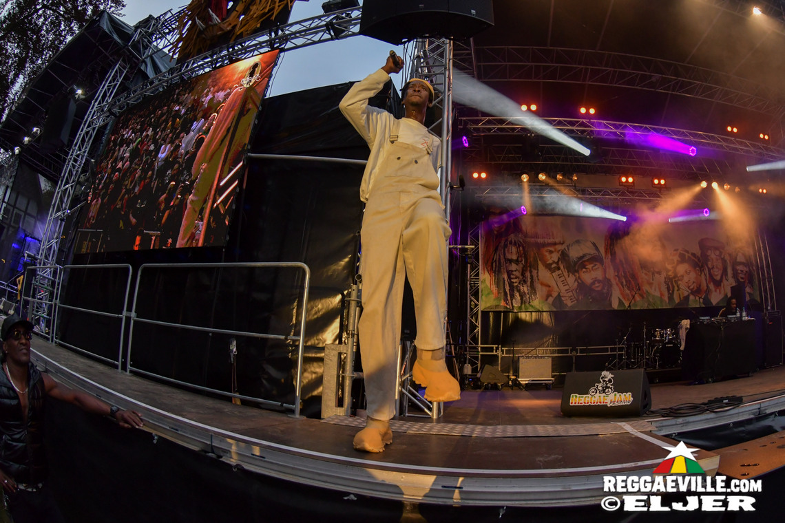 Chi Ching Ching, Samora feat. Natty King, Mellow Mood