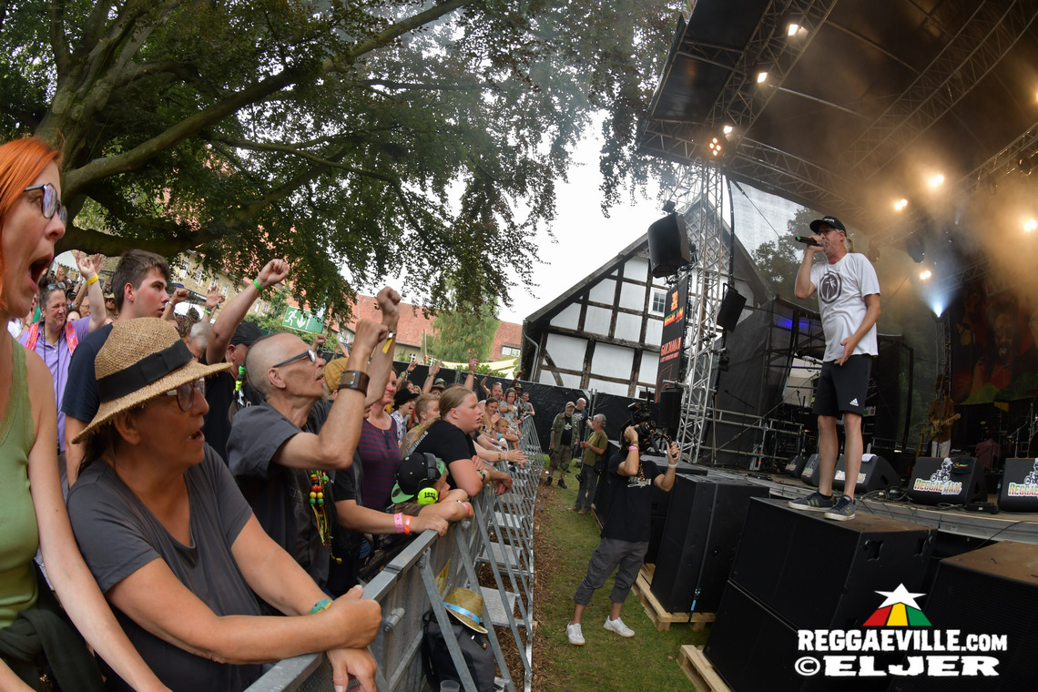 Ganjaman feat. Italee, Jah Tung & Dre JA, Sara Lugo