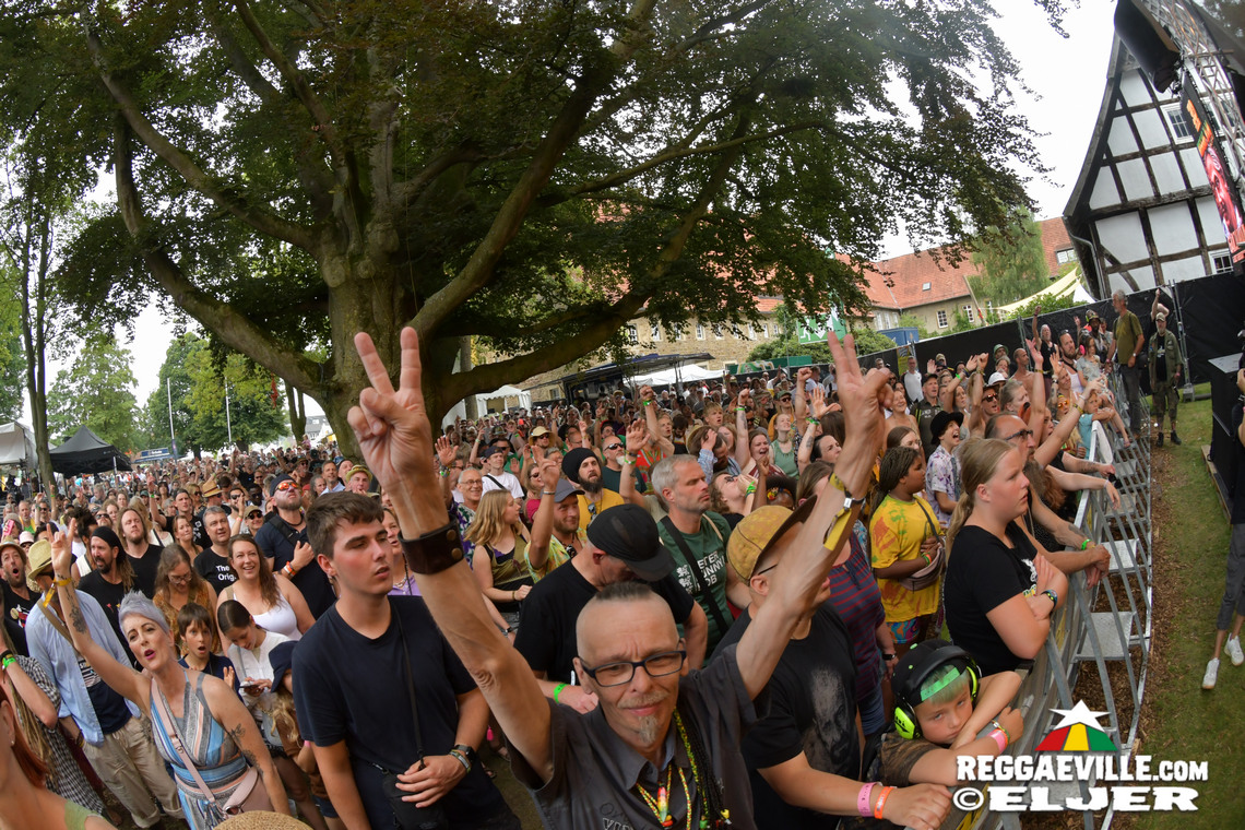 Ganjaman feat. Italee, Jah Tung & Dre JA, Sara Lugo