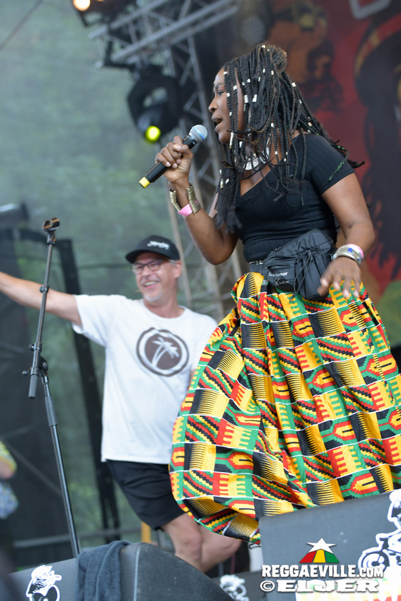 Ganjaman feat. Italee, Jah Tung & Dre JA, Sara Lugo