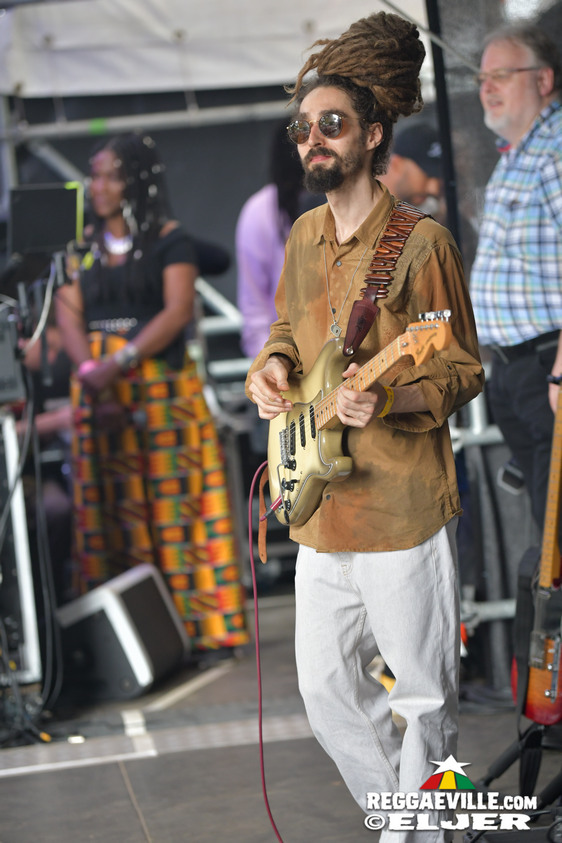 Ganjaman feat. Italee, Jah Tung & Dre JA, Sara Lugo