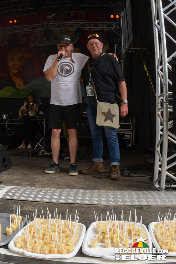 Ganjaman feat. Italee, Jah Tung & Dre JA, Sara Lugo