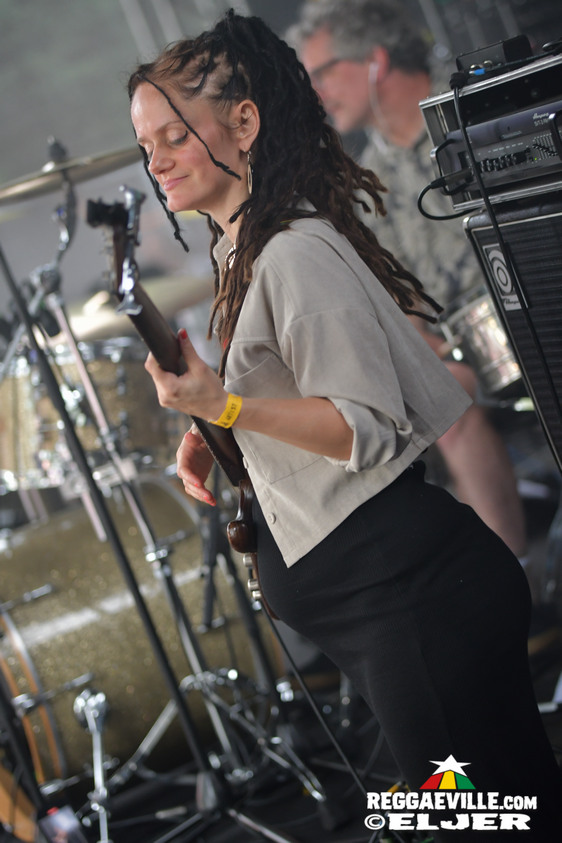 Ganjaman feat. Italee, Jah Tung & Dre JA, Sara Lugo