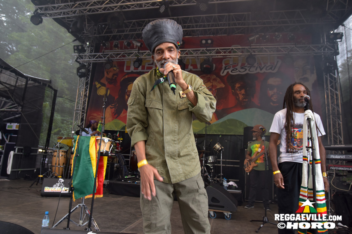 IQulah, Banda Senderos