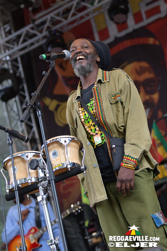 IQulah, Banda Senderos