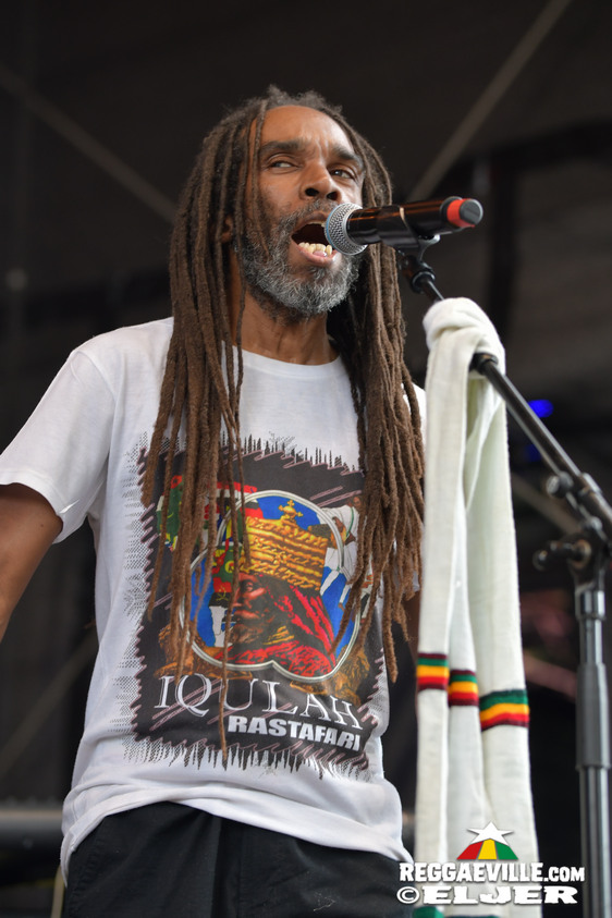 IQulah, Banda Senderos