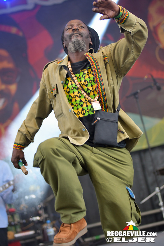 IQulah, Banda Senderos