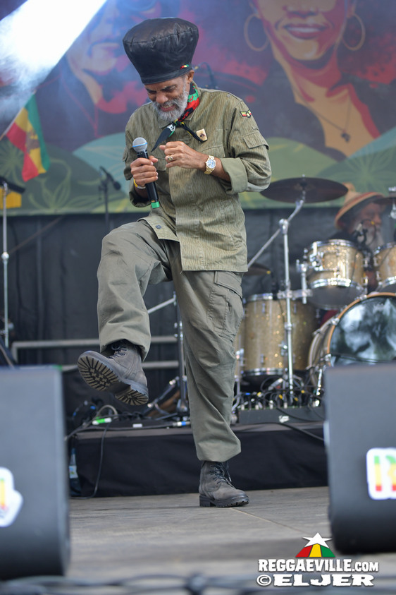 IQulah, Banda Senderos