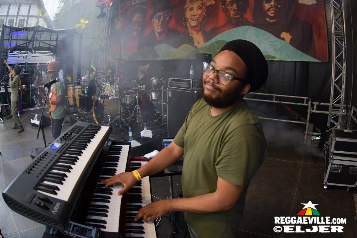 IQulah, Banda Senderos