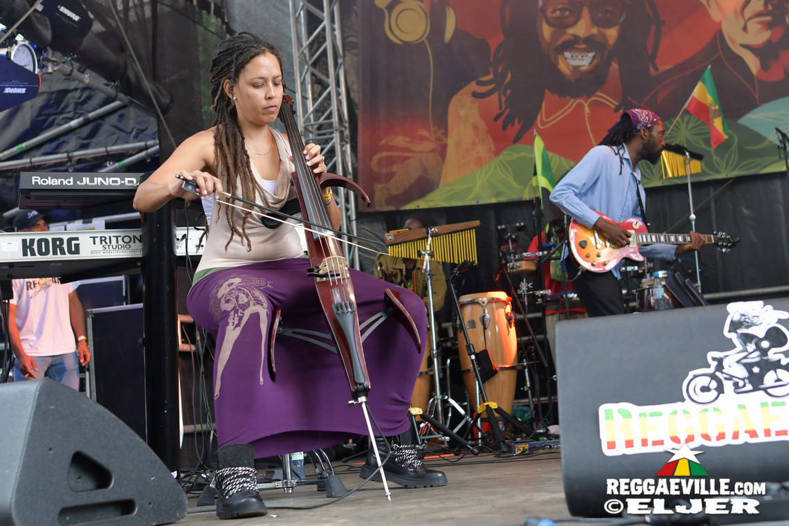 IQulah, Banda Senderos