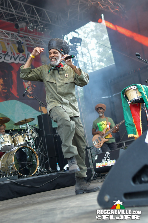 IQulah, Banda Senderos