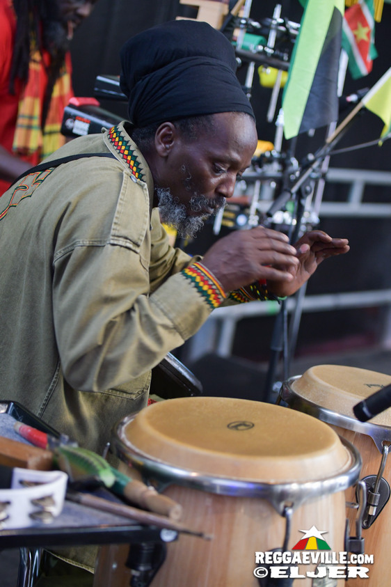 IQulah, Banda Senderos