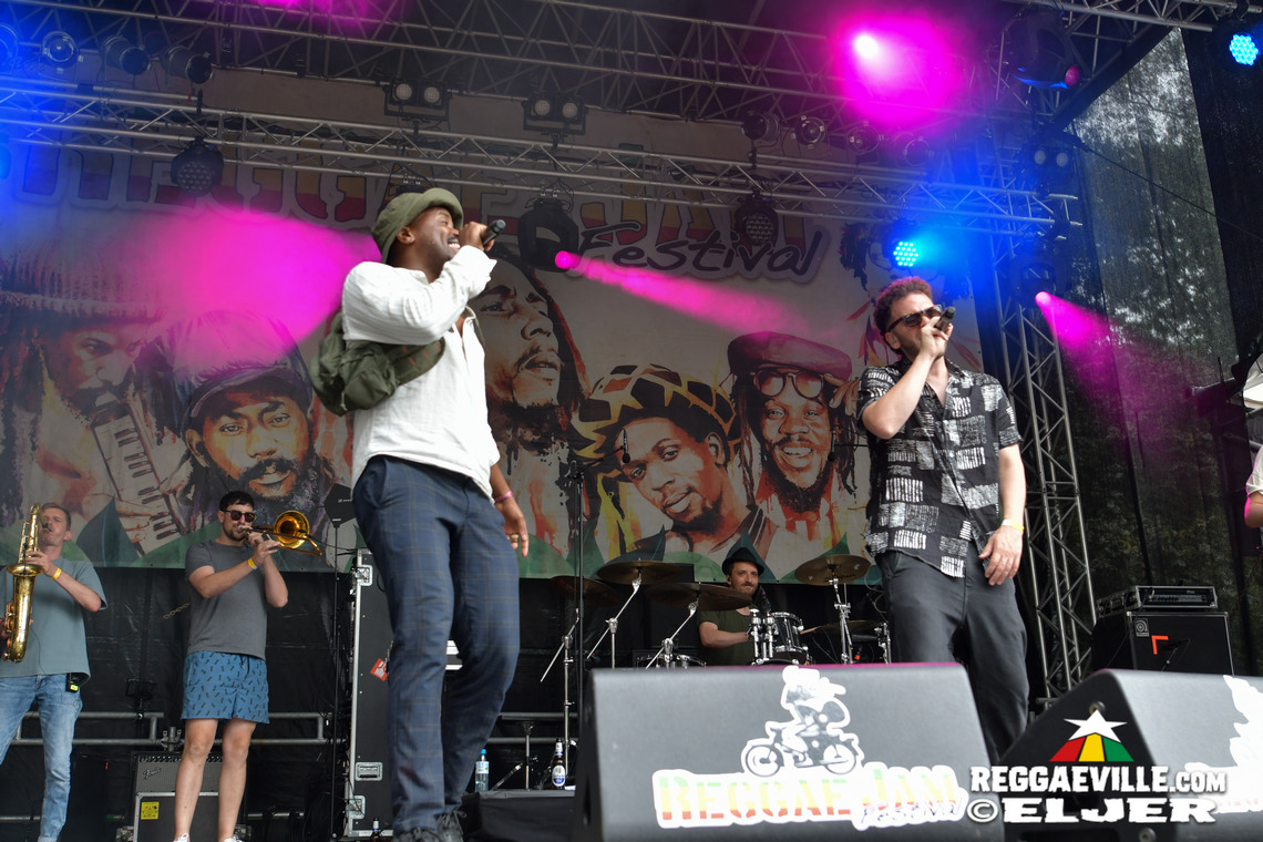 IQulah, Banda Senderos