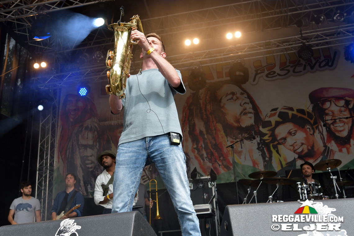 IQulah, Banda Senderos