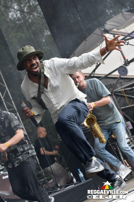 IQulah, Banda Senderos