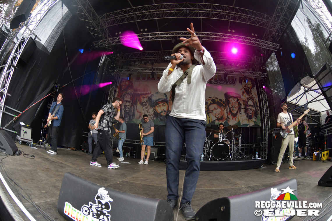 IQulah, Banda Senderos