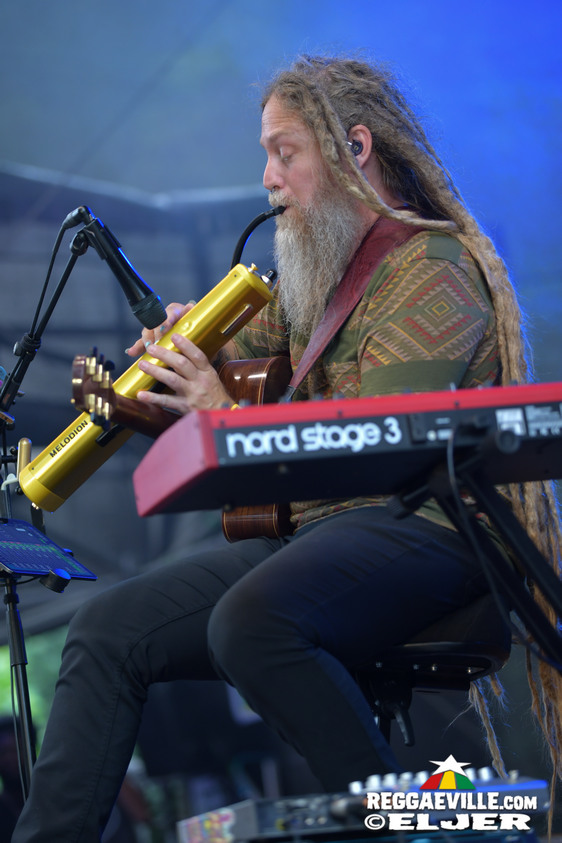 Mike Love, Jamaram meets Jahcoustix