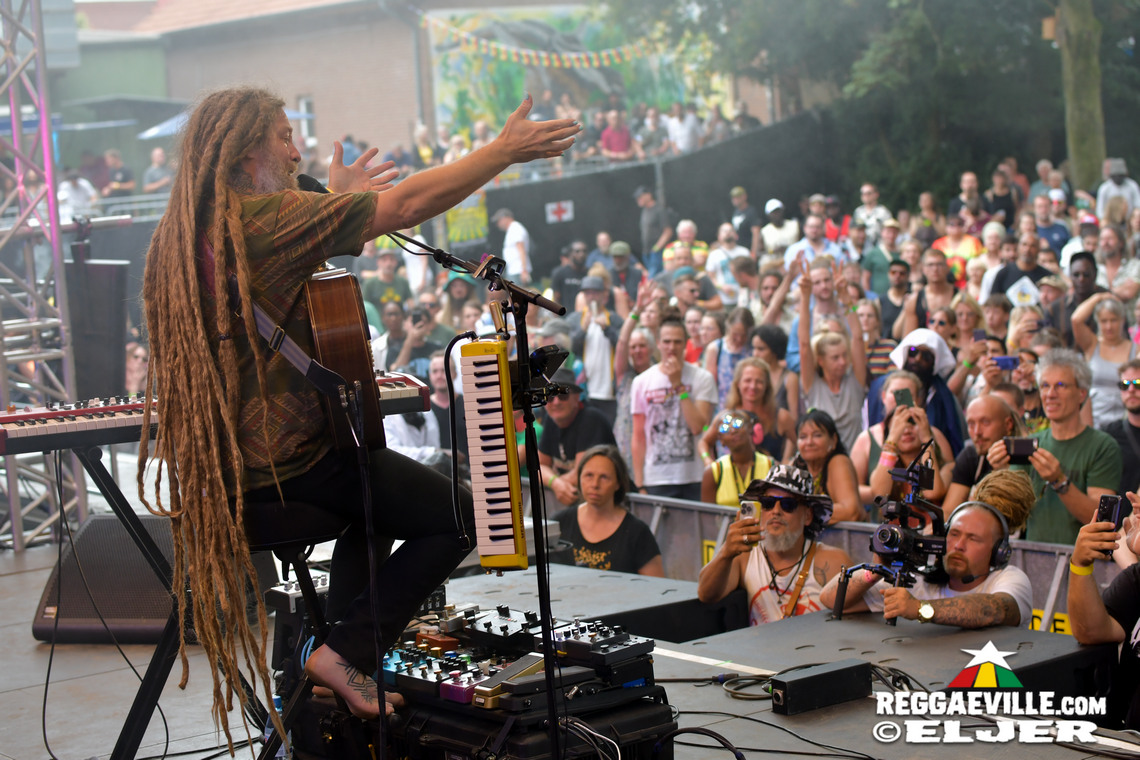 Mike Love, Jamaram meets Jahcoustix