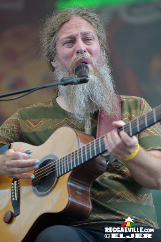 Mike Love, Jamaram meets Jahcoustix