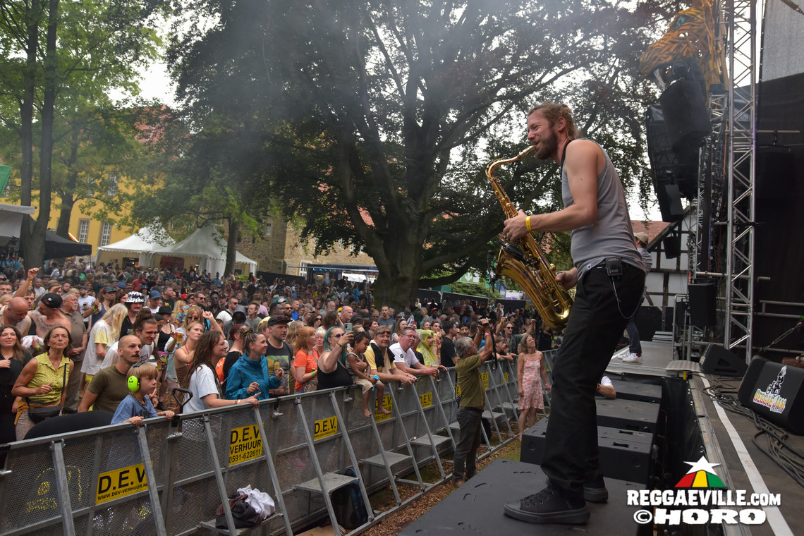 Mike Love, Jamaram meets Jahcoustix