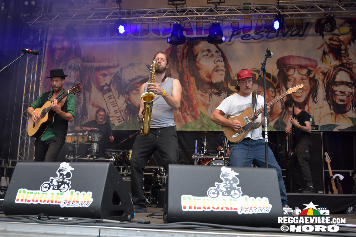 Mike Love, Jamaram meets Jahcoustix