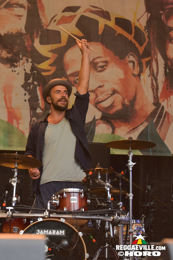 Mike Love, Jamaram meets Jahcoustix