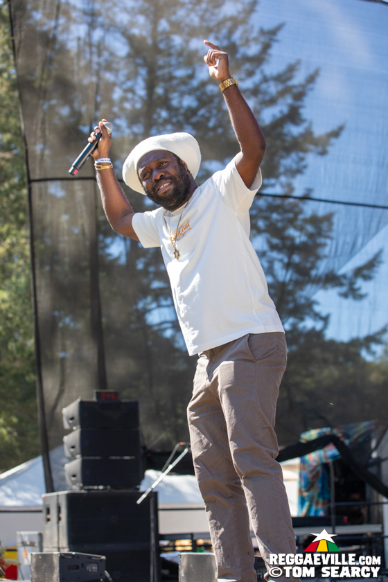 Sister Nancy, Iba Mahr, Bobby Hustle