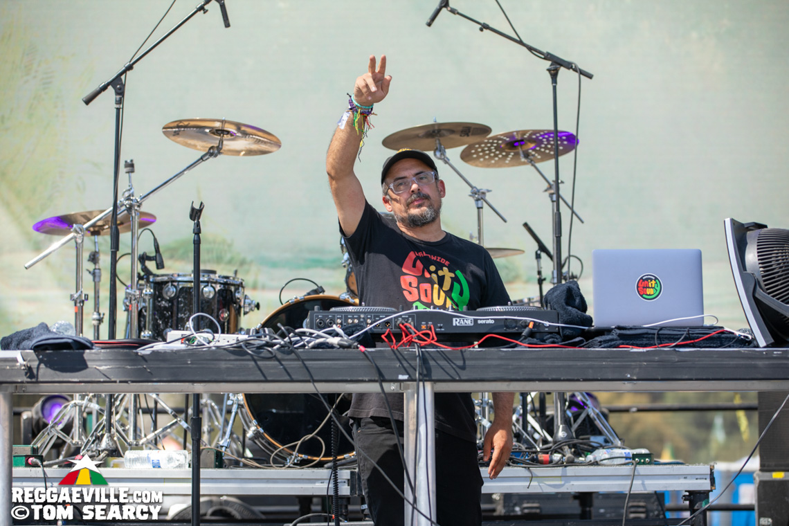 Sister Nancy, Iba Mahr, Bobby Hustle