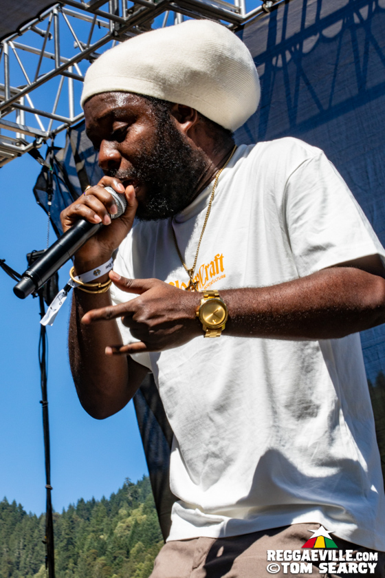 Sister Nancy, Iba Mahr, Bobby Hustle