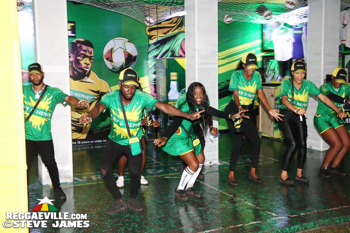 Beenie Man, Harry Toddler, Joby Jay, Iotosh, Royal Blu, Amanyea