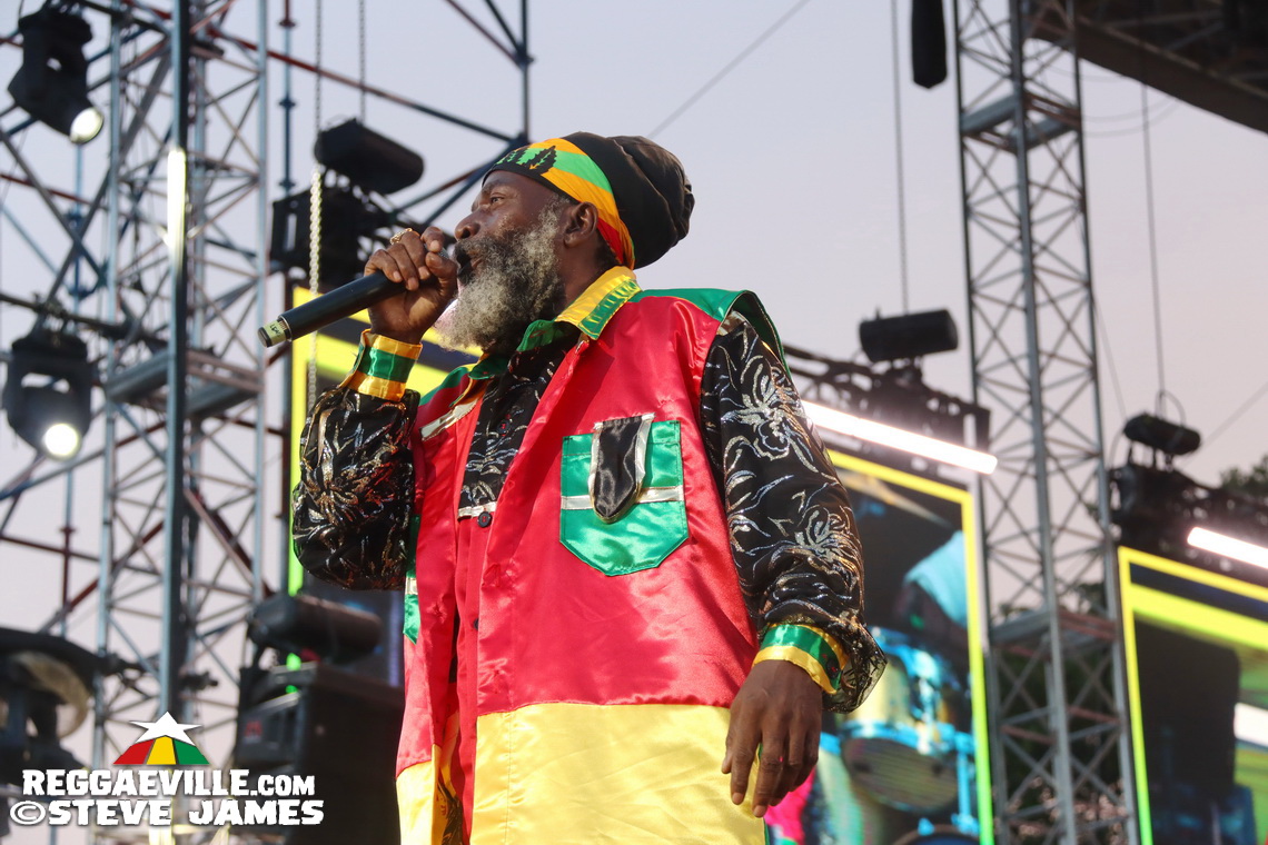 Capleton, Turbulence