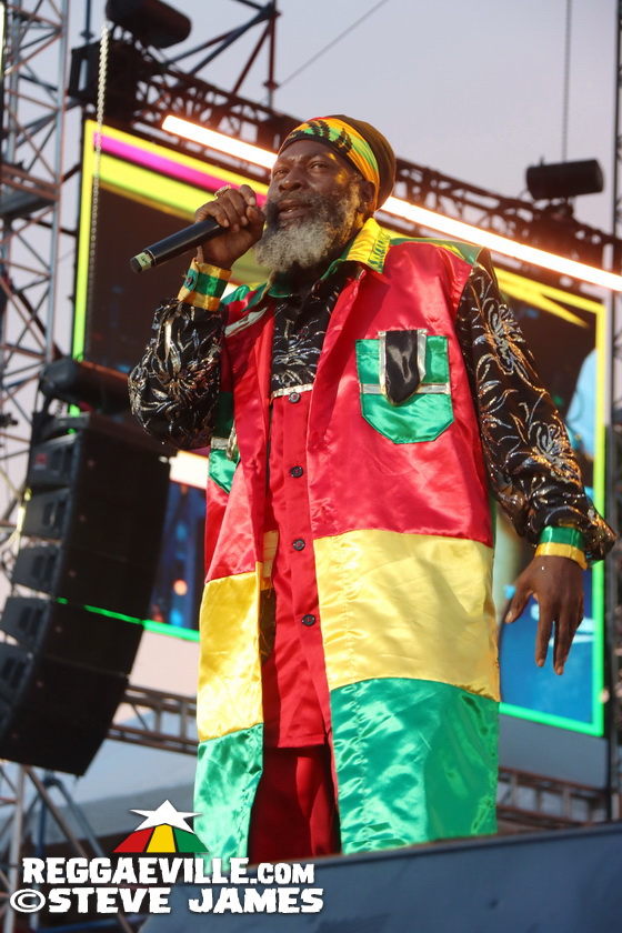 Capleton, Turbulence