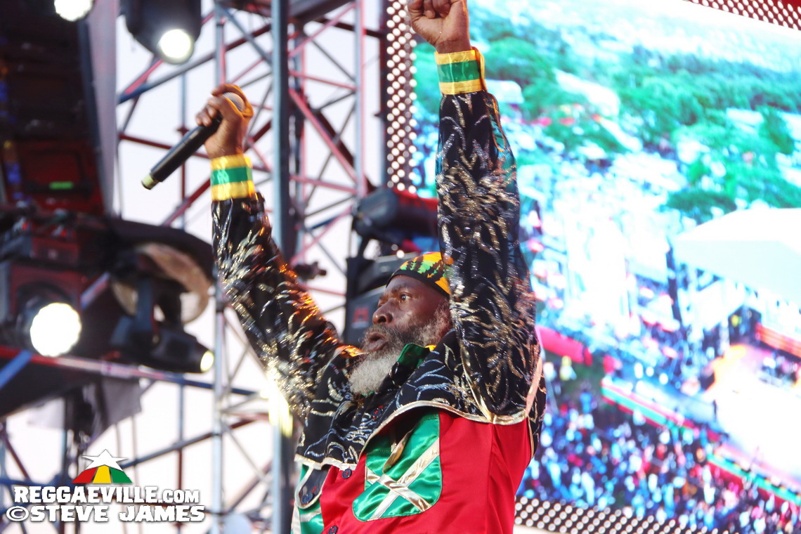 Capleton, Turbulence
