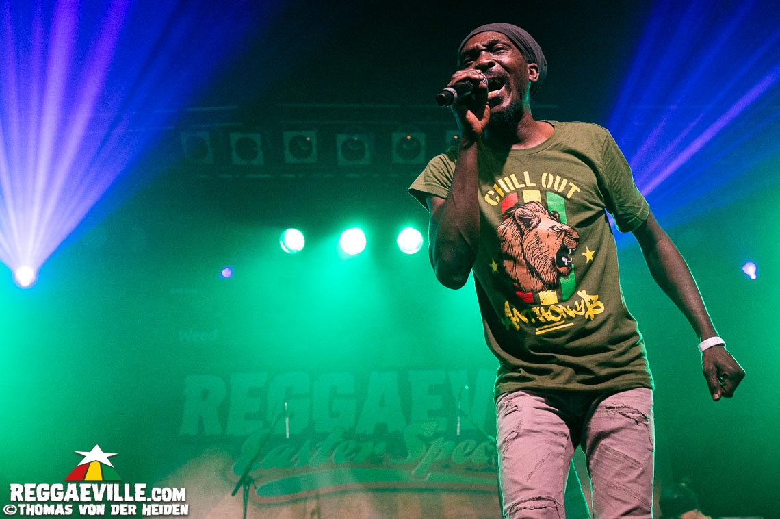 Dub FX feat. Mr. Woodnote, Anthony B & House of Riddim