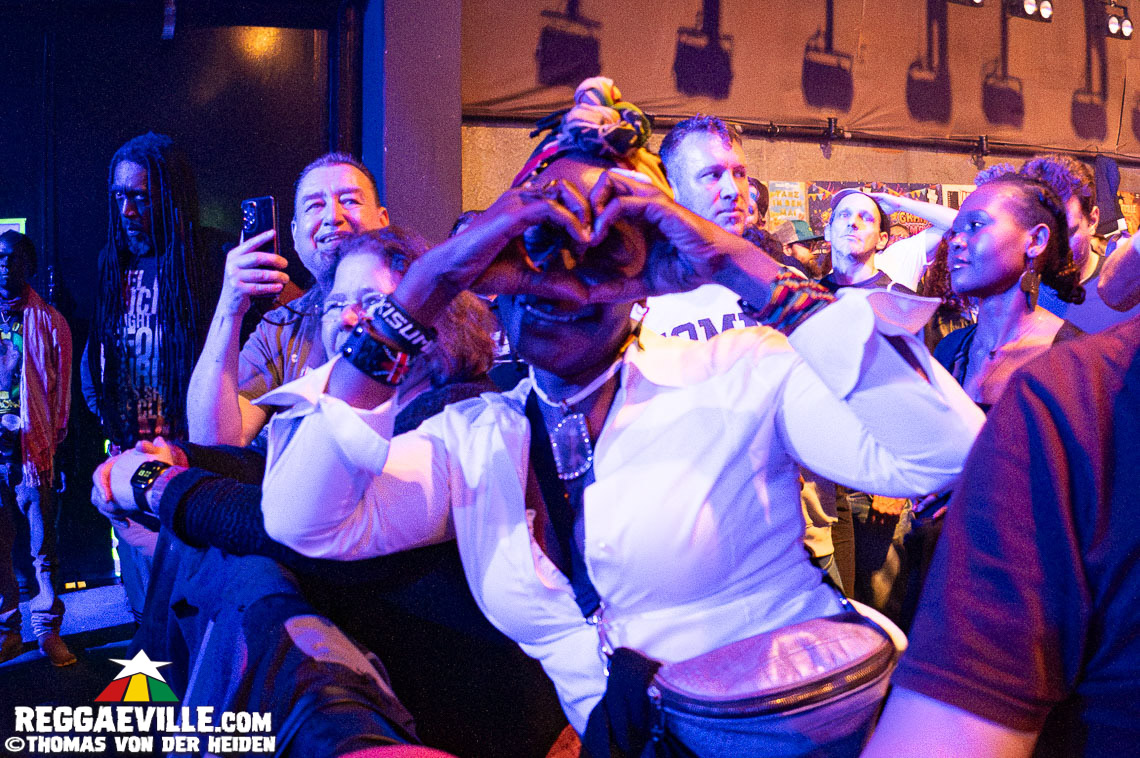 Dub FX feat. Mr. Woodnote, Anthony B & House of Riddim