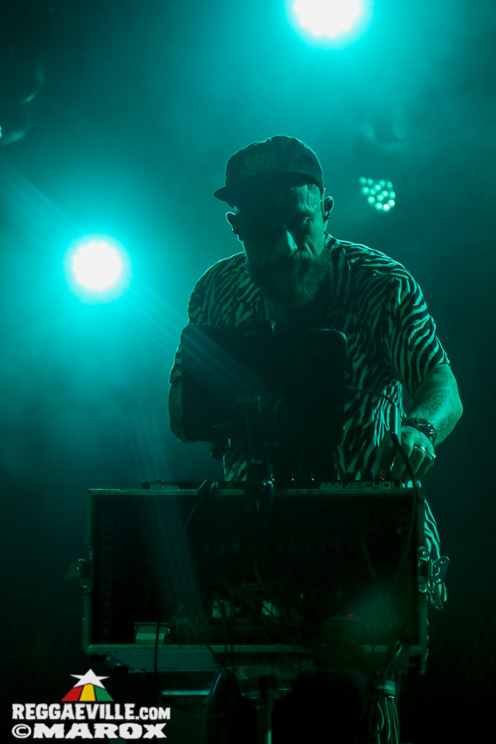 Dub FX feat. Mr. Woodnote, Anthony B, Eek-A-Mouse, Yaksta & House of Riddim