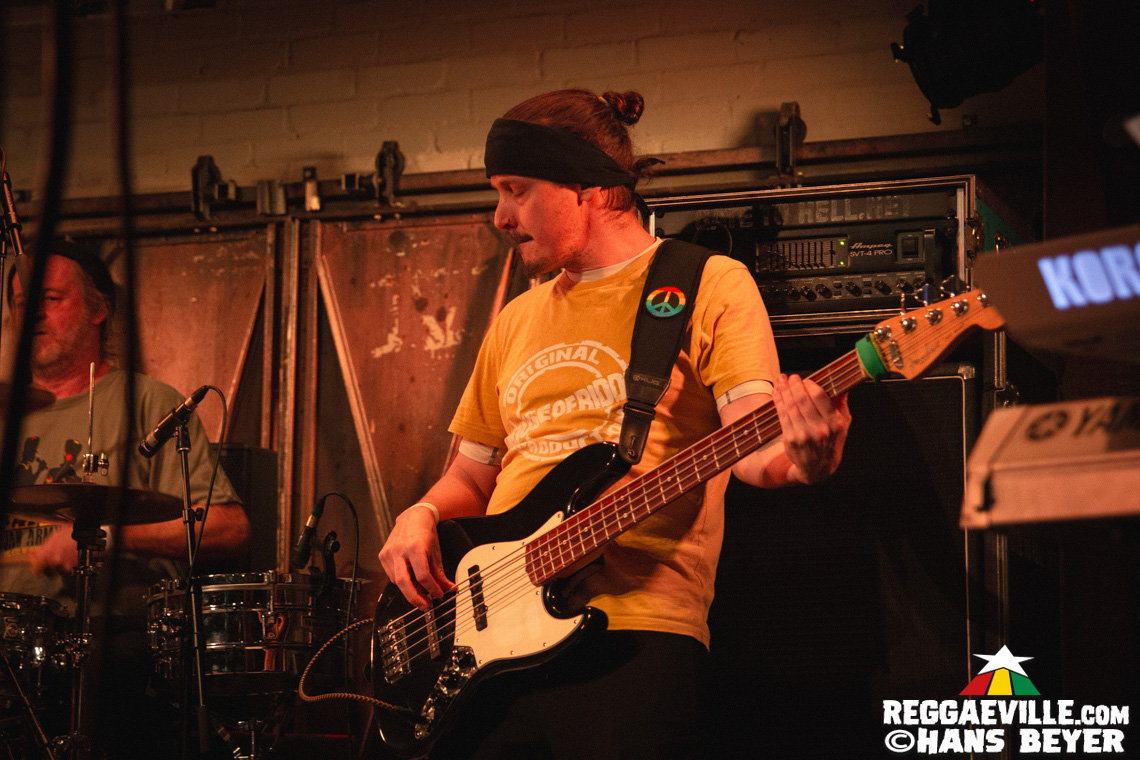 Dub FX feat. Mr. Woodnote, Anthony B, Eek-A-Mouse, Yaksta & House of Riddim