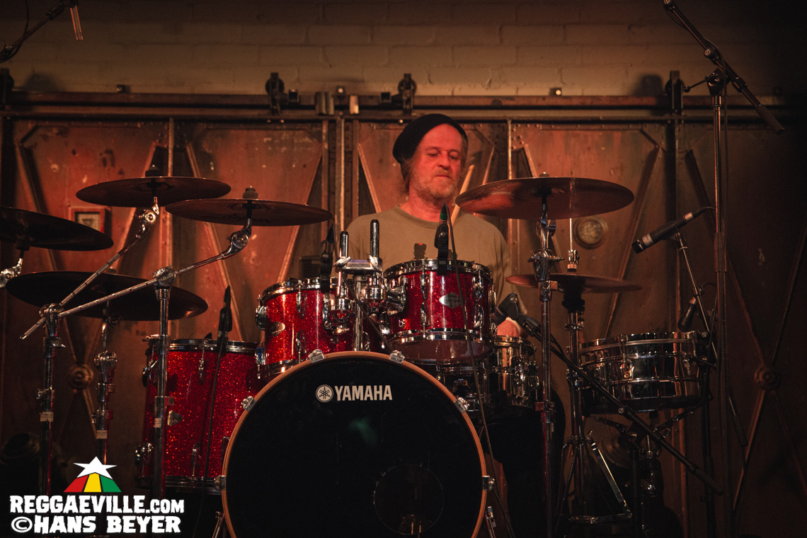 Dub FX feat. Mr. Woodnote, Anthony B, Eek-A-Mouse, Yaksta & House of Riddim