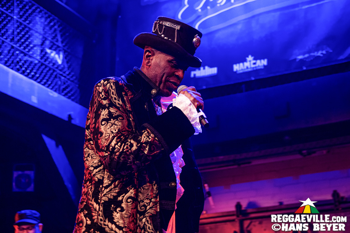 Dub FX feat. Mr. Woodnote, Anthony B, Eek-A-Mouse, Yaksta & House of Riddim