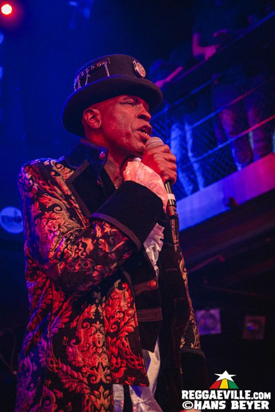 Dub FX feat. Mr. Woodnote, Anthony B, Eek-A-Mouse, Yaksta & House of Riddim