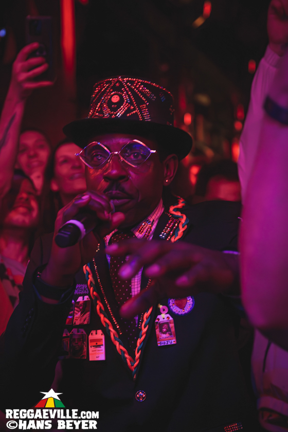 Dub FX feat. Mr. Woodnote, Anthony B, Eek-A-Mouse, Yaksta & House of Riddim