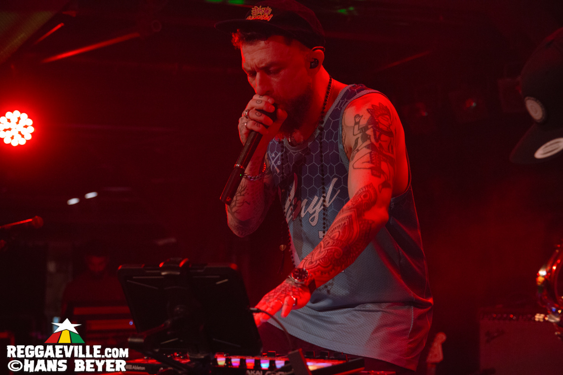 Dub FX feat. Mr. Woodnote, Anthony B, Eek-A-Mouse, Yaksta & House of Riddim