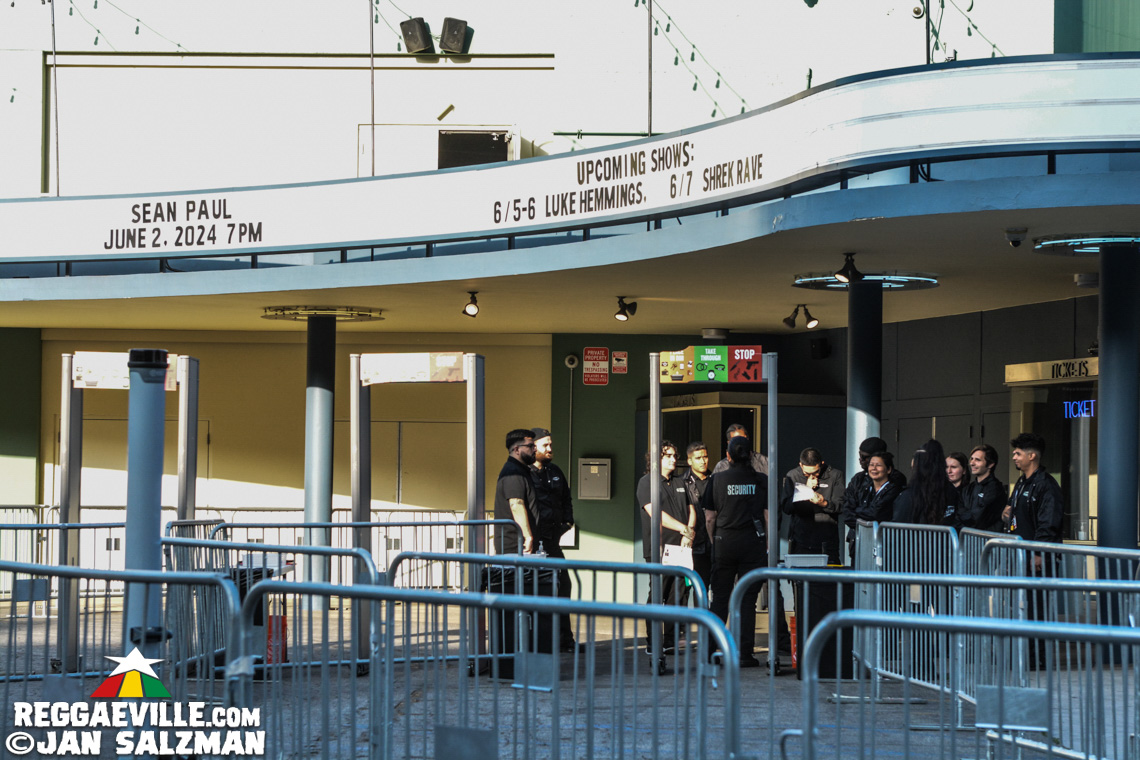 Sean Paul, Farina, Chi Ching Ching, Quan-Dajai, Ras Ajai