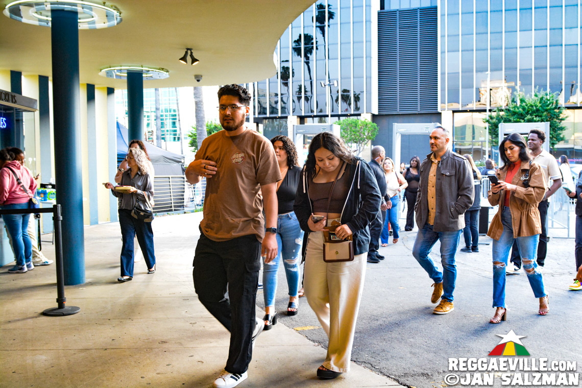 Sean Paul, Farina, Chi Ching Ching, Quan-Dajai, Ras Ajai