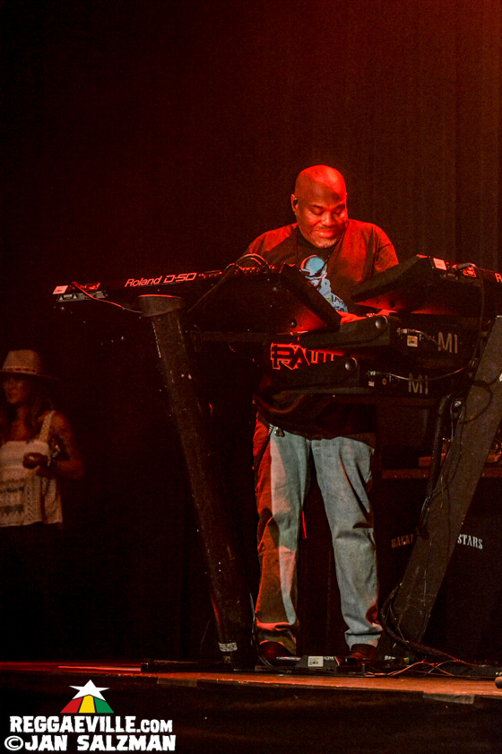 Sean Paul, Farina, Chi Ching Ching, Quan-Dajai, Ras Ajai