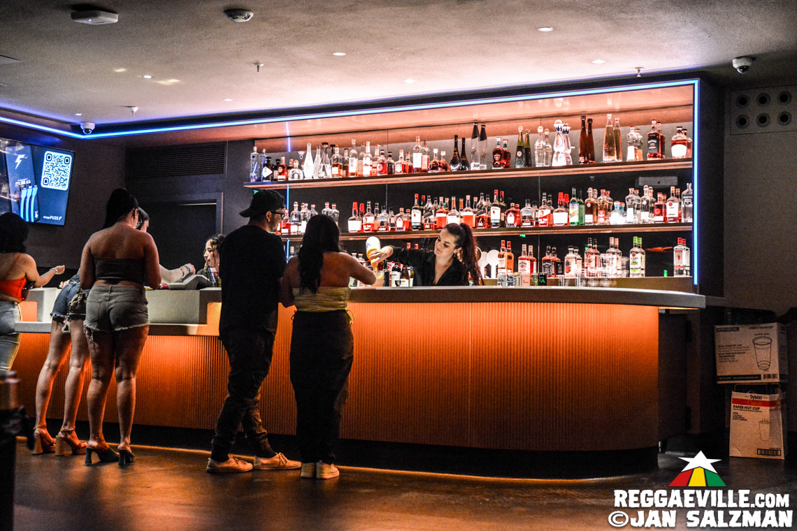 Sean Paul, Farina, Chi Ching Ching, Quan-Dajai, Ras Ajai